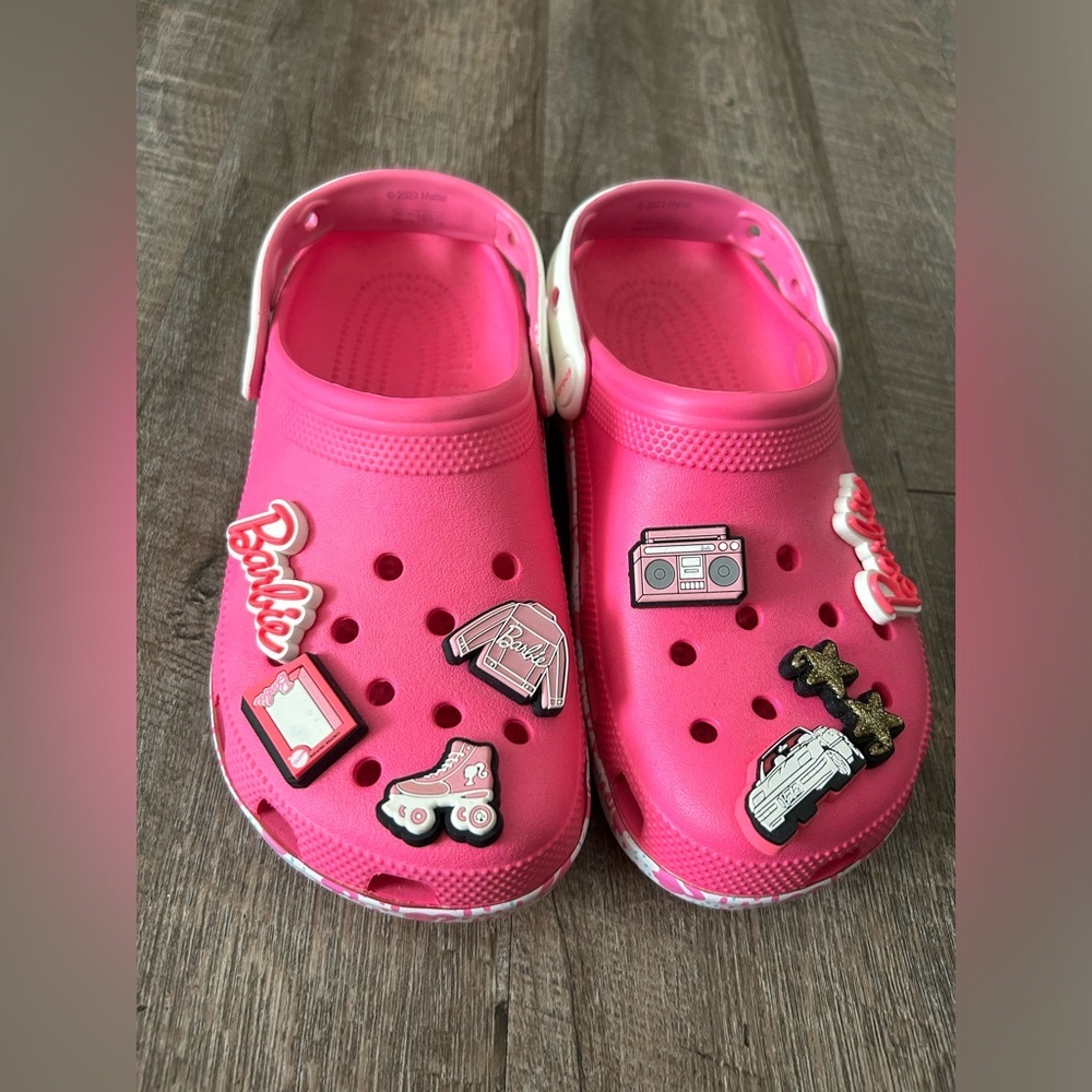 CROCS BARBIE LIKE NEW SIZE 8 - Picture 3 of 7